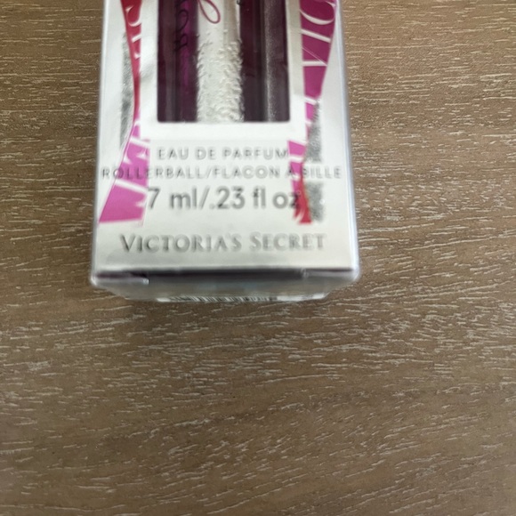 Brand new Victoria’s Secret “Holiday” rollerball eau de Parfum 7 ml - Picture 3 of 3
